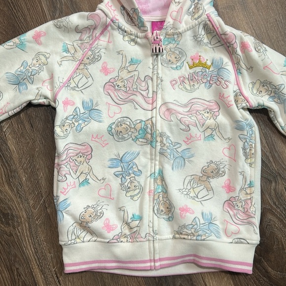 Disney princess jacket Girls size 7 Cream and pink zip up with castle zipper - Picture 2 of 16